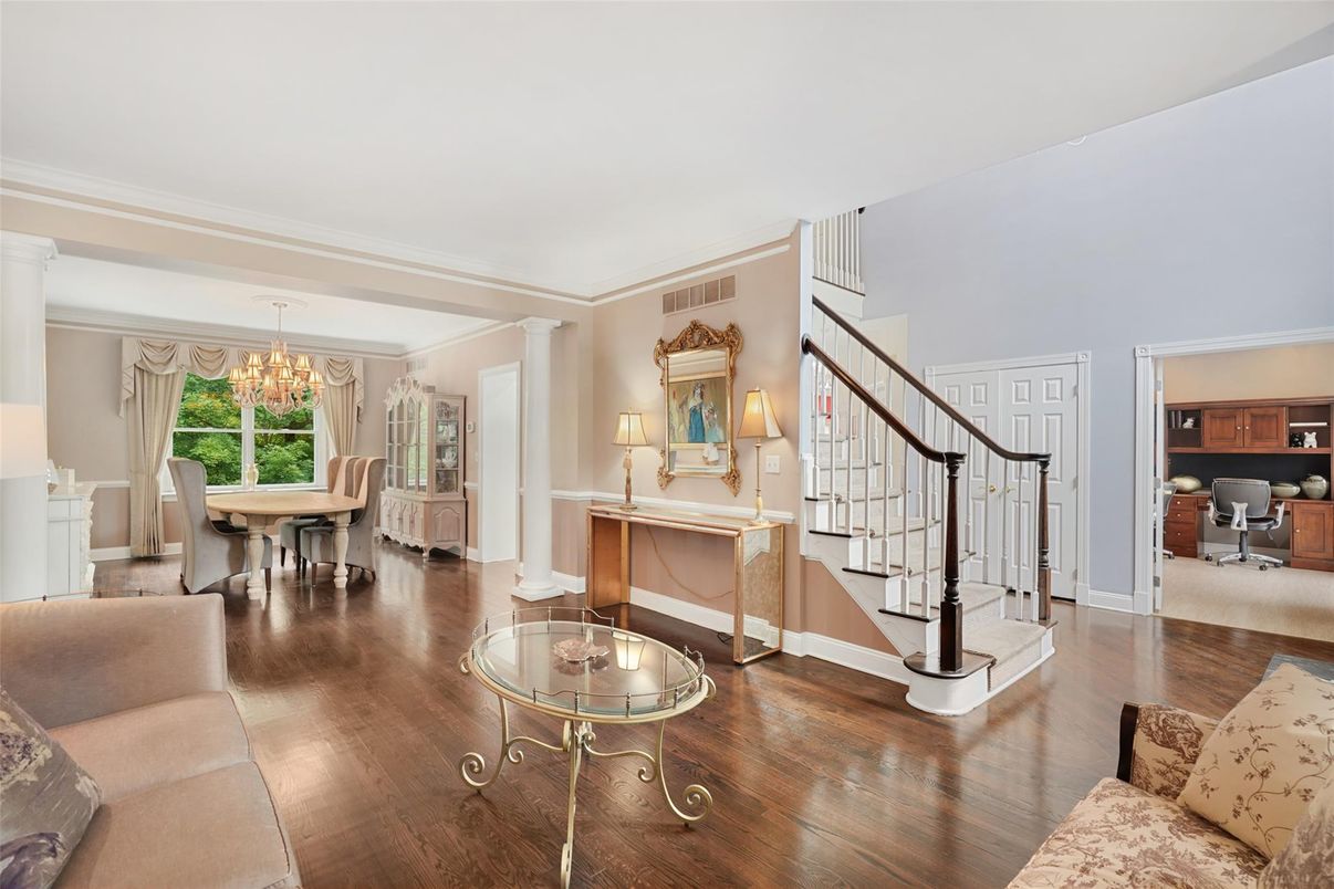 Chandelier, Dining room, Interior, Living room, Wood Texture Flooring