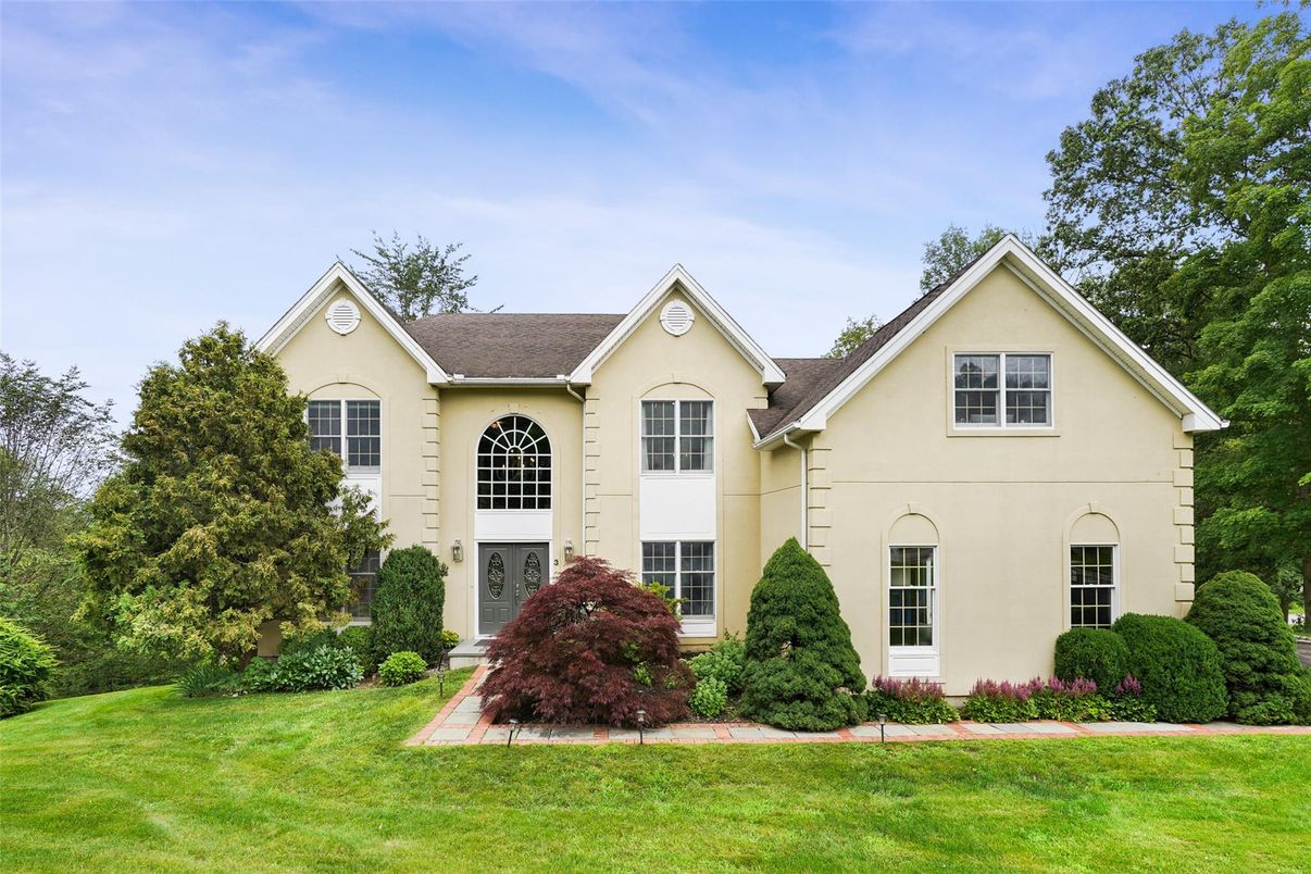 Backyard, Exterior, Facade, French Provincial