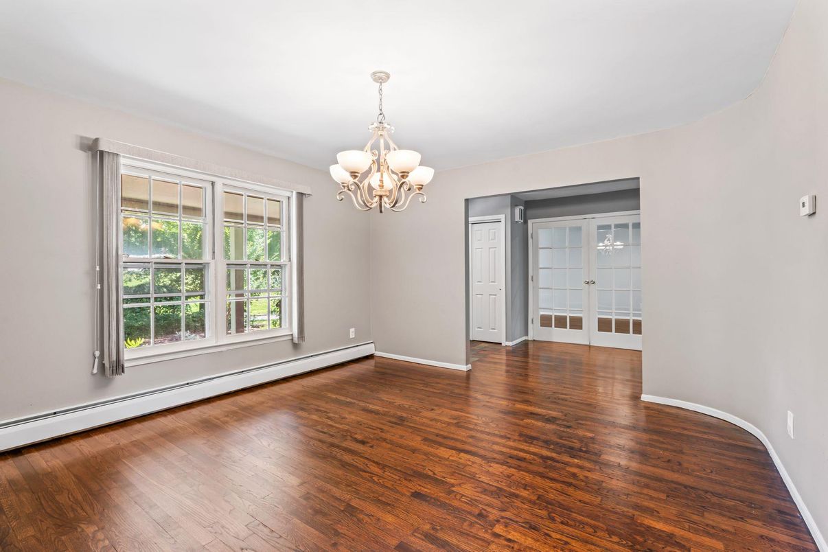 Chandelier, Empty room, Interior, Wood Texture Flooring