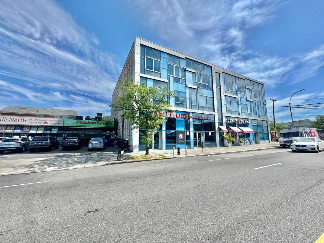 Exterior, Facade, Highrise
