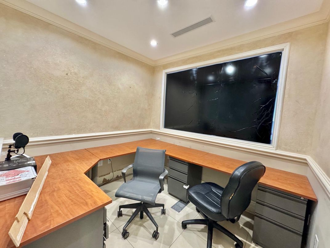 Home Office, Interior, Recessed Lighting, Wood Texture Flooring