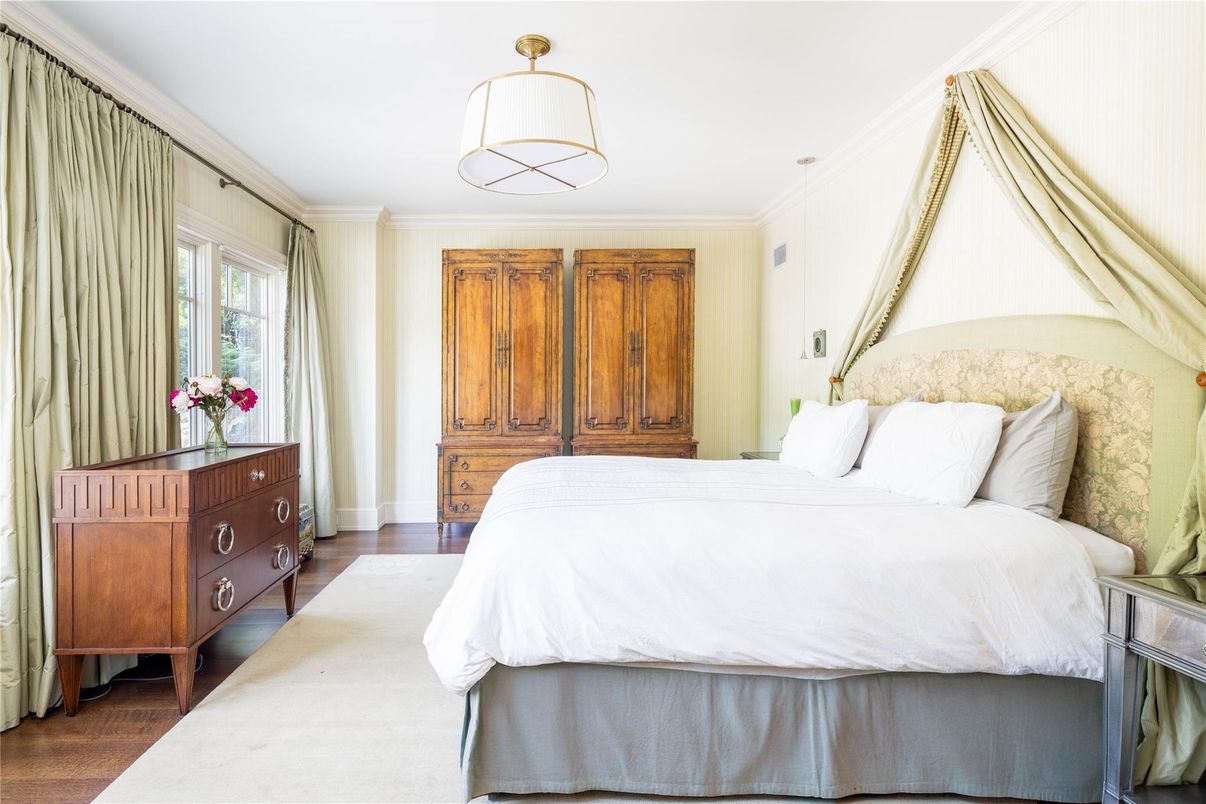 Bedroom, Interior, Pendant Lights, Wood Texture Flooring