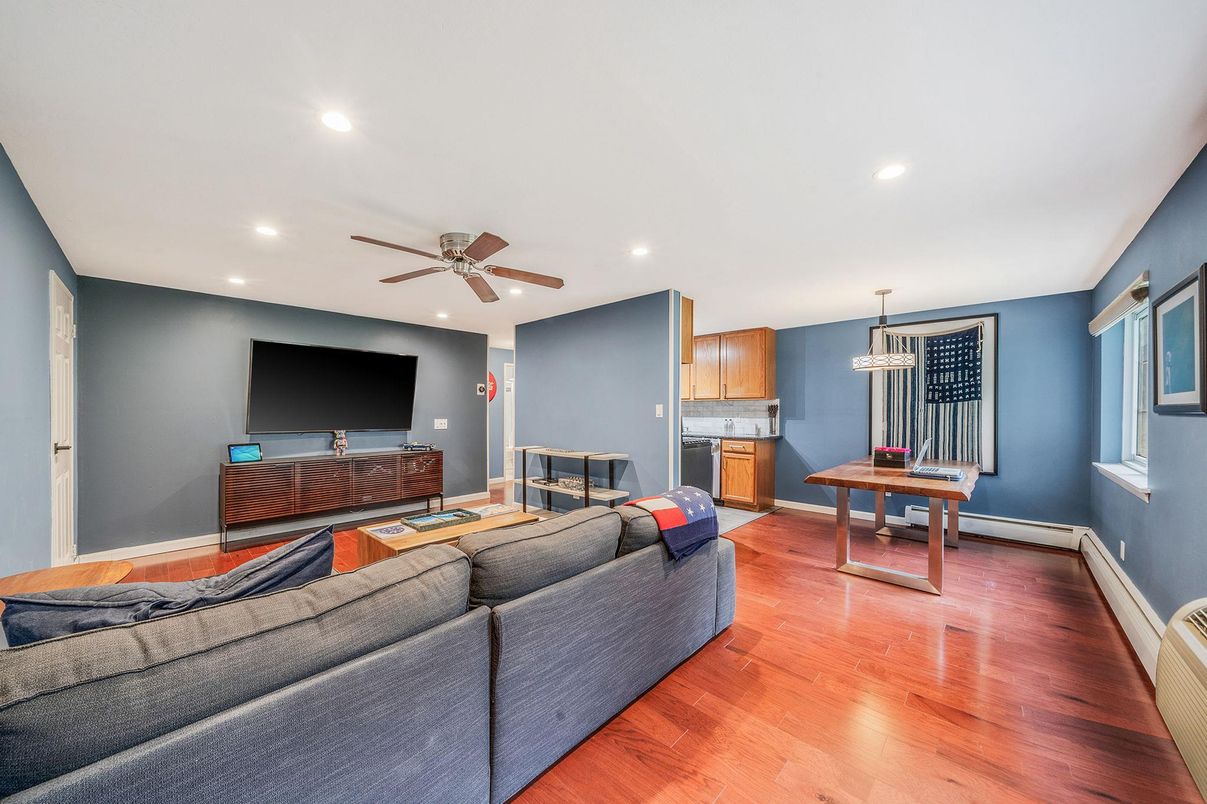 Game Room, Interior, Living room, Pendant Lights, Recessed Lighting, Wood Texture Flooring