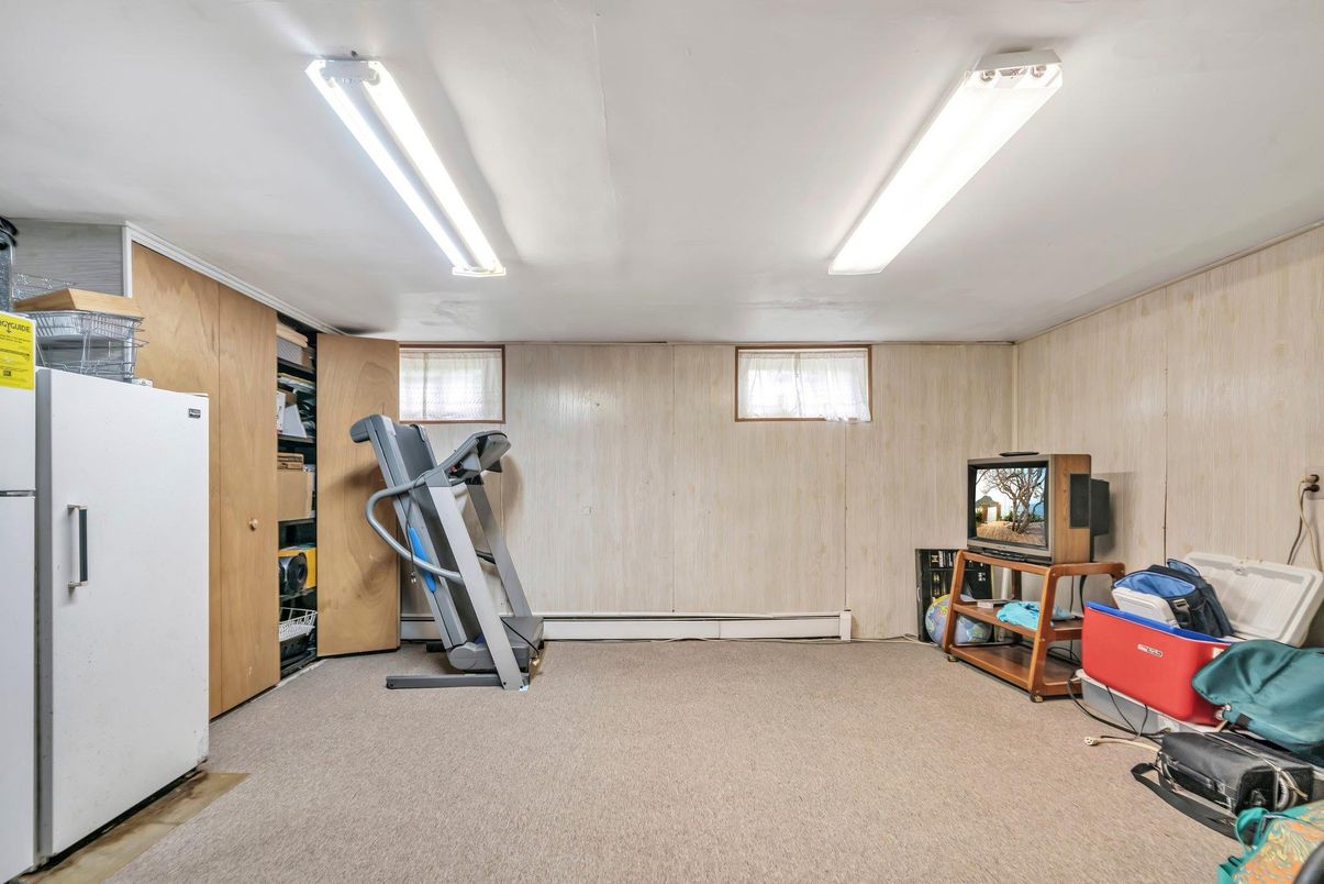 Fitness Equipment, Interior, Wooden Walls