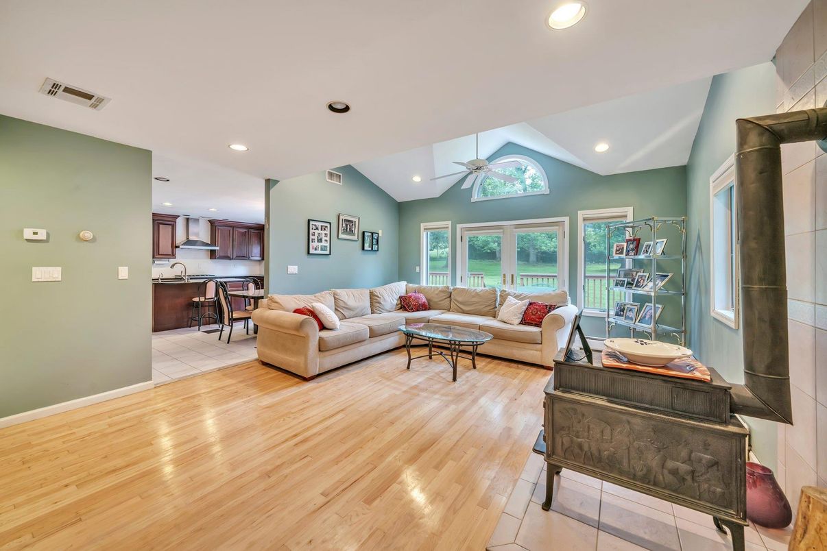 Interior, Kitchen, Living room, Recessed Lighting, Wood Texture Flooring