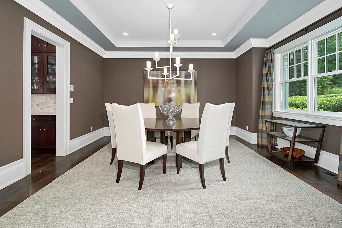 Chandelier, Dining room, Interior, Recessed Lighting, Wood Texture Flooring