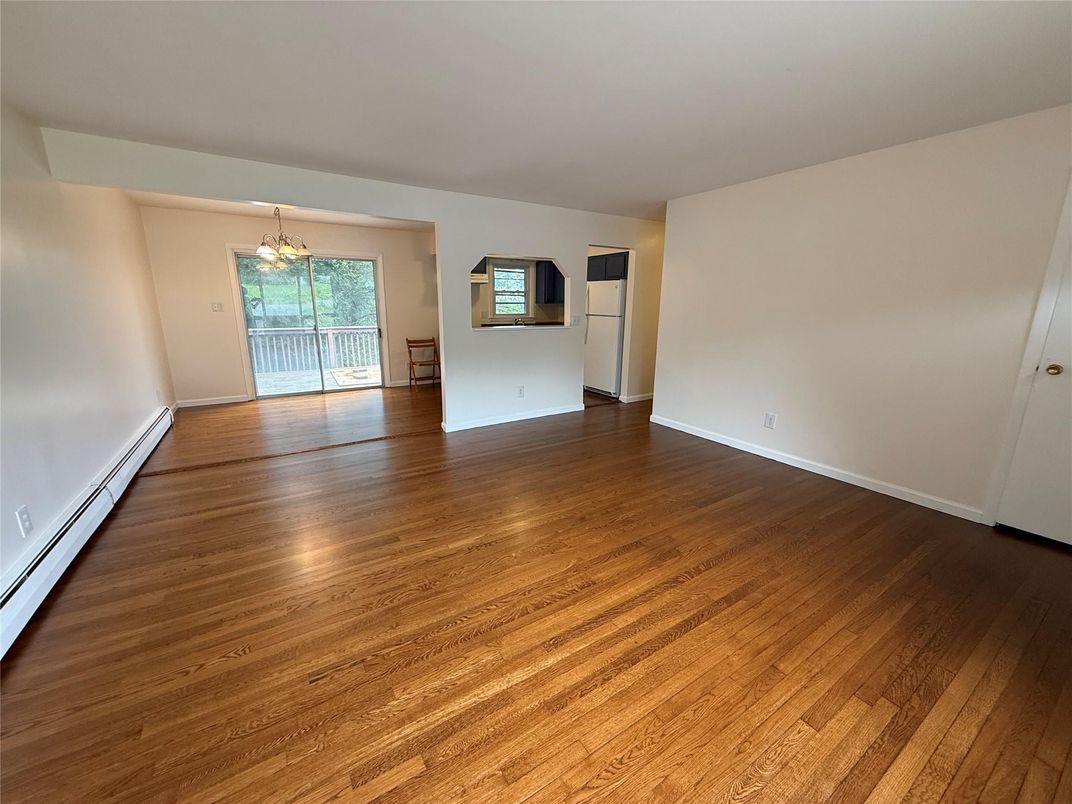Empty room, Interior, Pendant Lights, Wood Texture Flooring