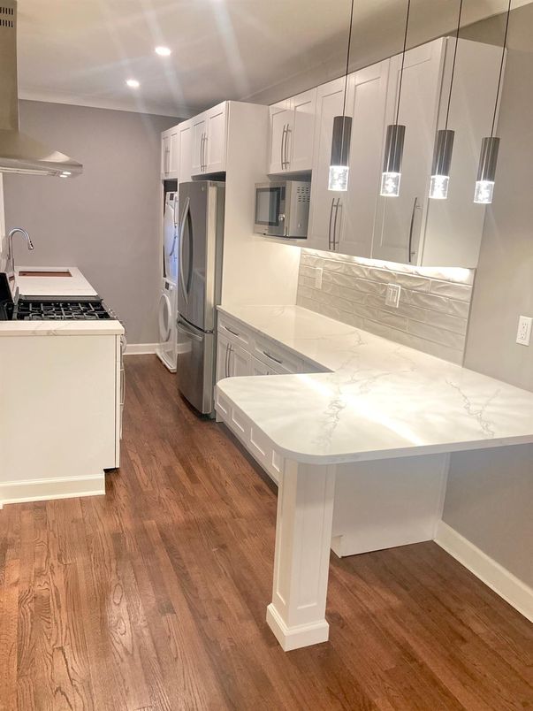 Interior, Kitchen, Pendant Lights, Recessed Lighting, Wood Texture Flooring