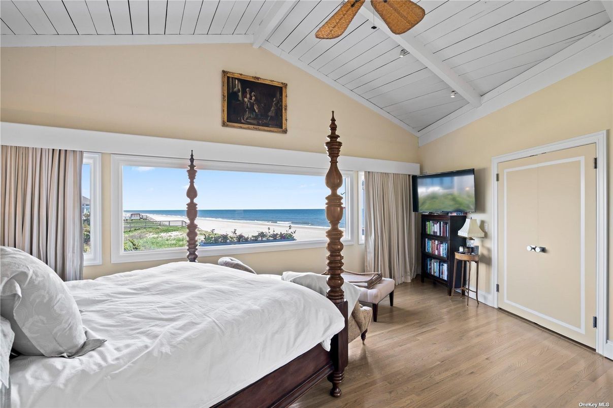 Bedroom, Interior, Water, Wood Texture Flooring