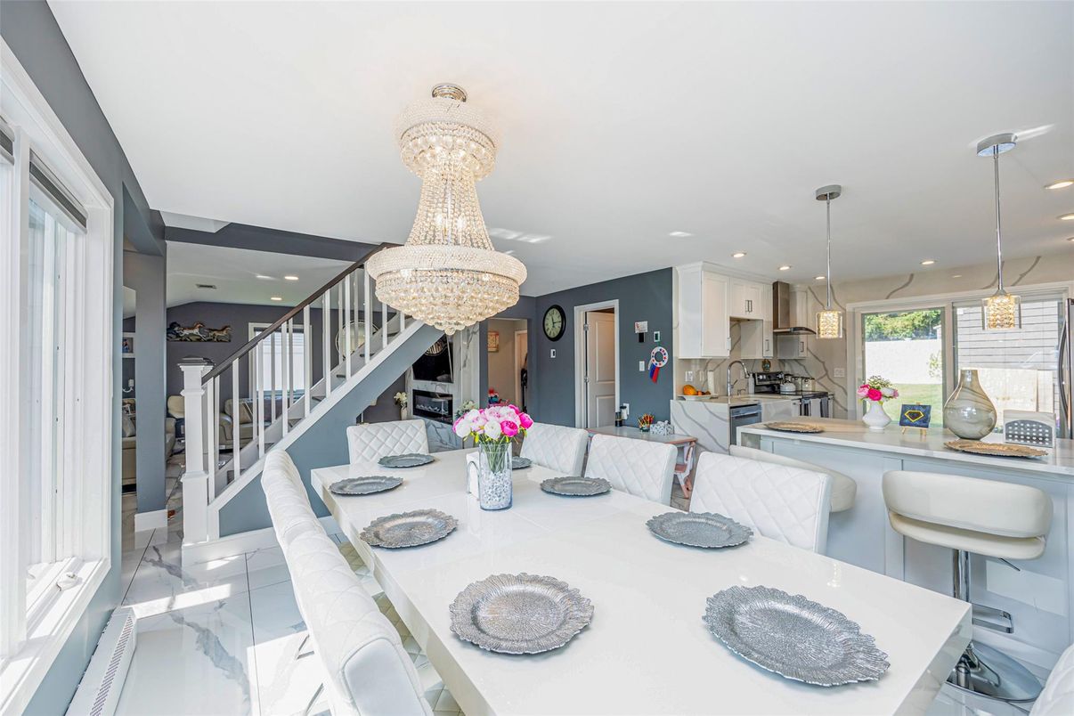 Chandelier, Dining room, Interior, Kitchen, Marble, Pendant Lights, Recessed Lighting