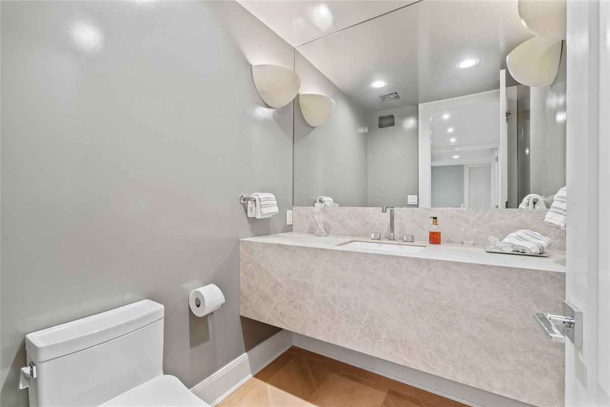 Bathroom, Interior, Recessed Lighting, Wood Texture Flooring