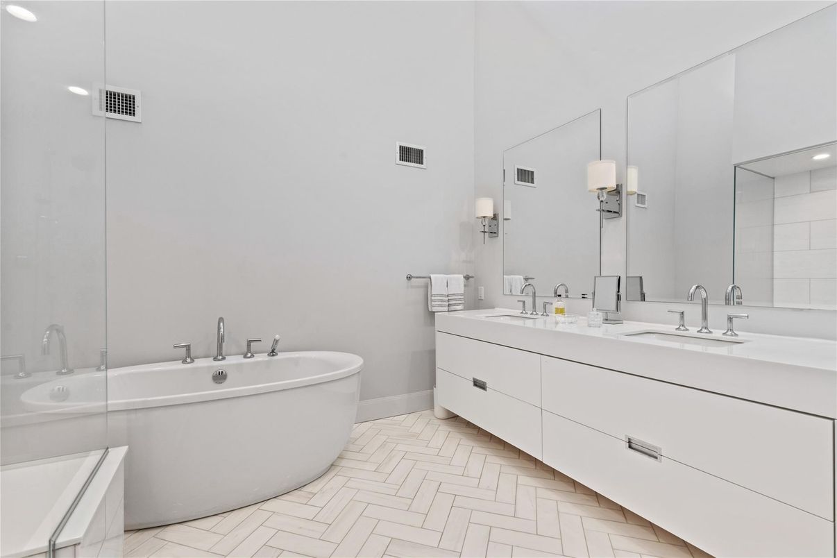 Bathroom, Dual Sink Vanities, Free Standing Baths, Interior, Recessed Lighting