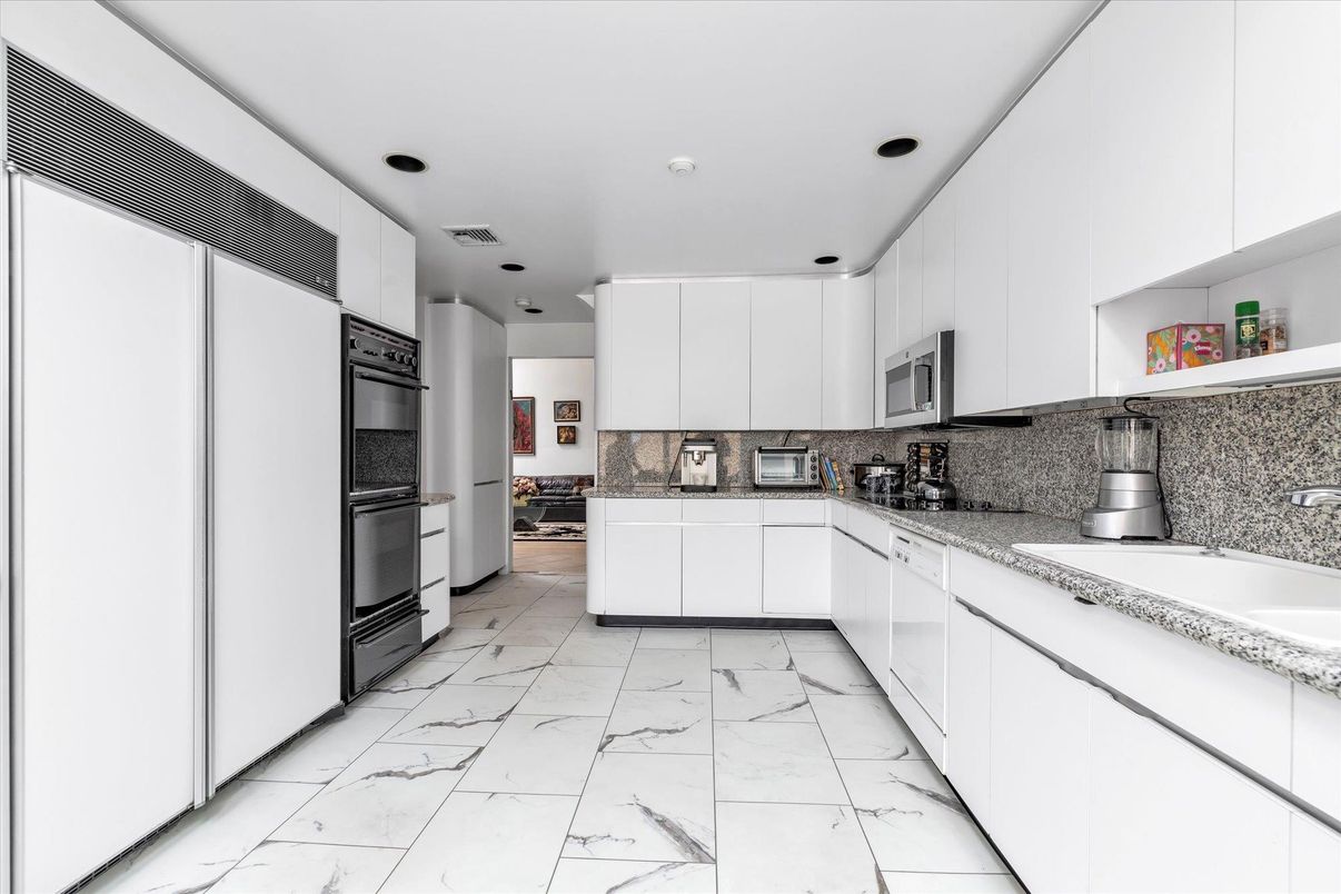 Interior, Kitchen, Marble, Recessed Lighting