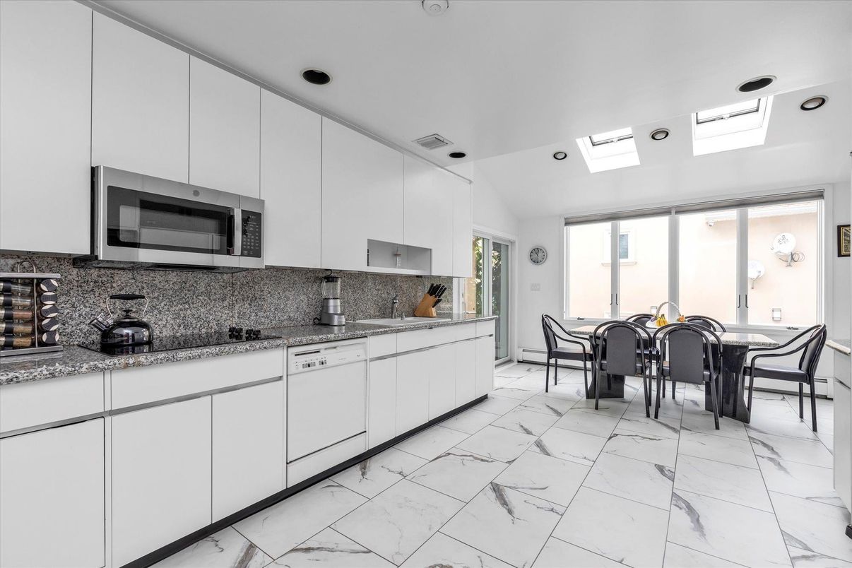 Dining room, Interior, Kitchen, Marble, Recessed Lighting