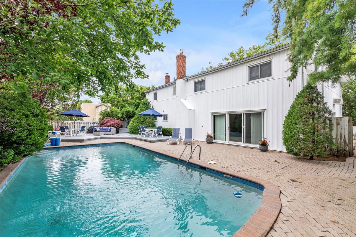 Exterior, Pool