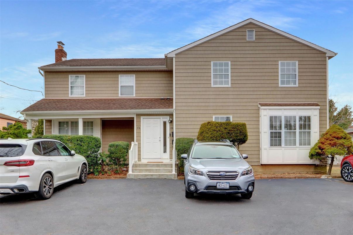 Exterior, Facade, American Craftsman
