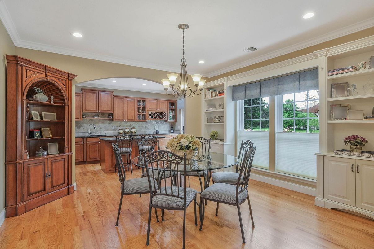 Chandelier, Dining room, Interior, Kitchen, Recessed Lighting, Wood Texture Flooring