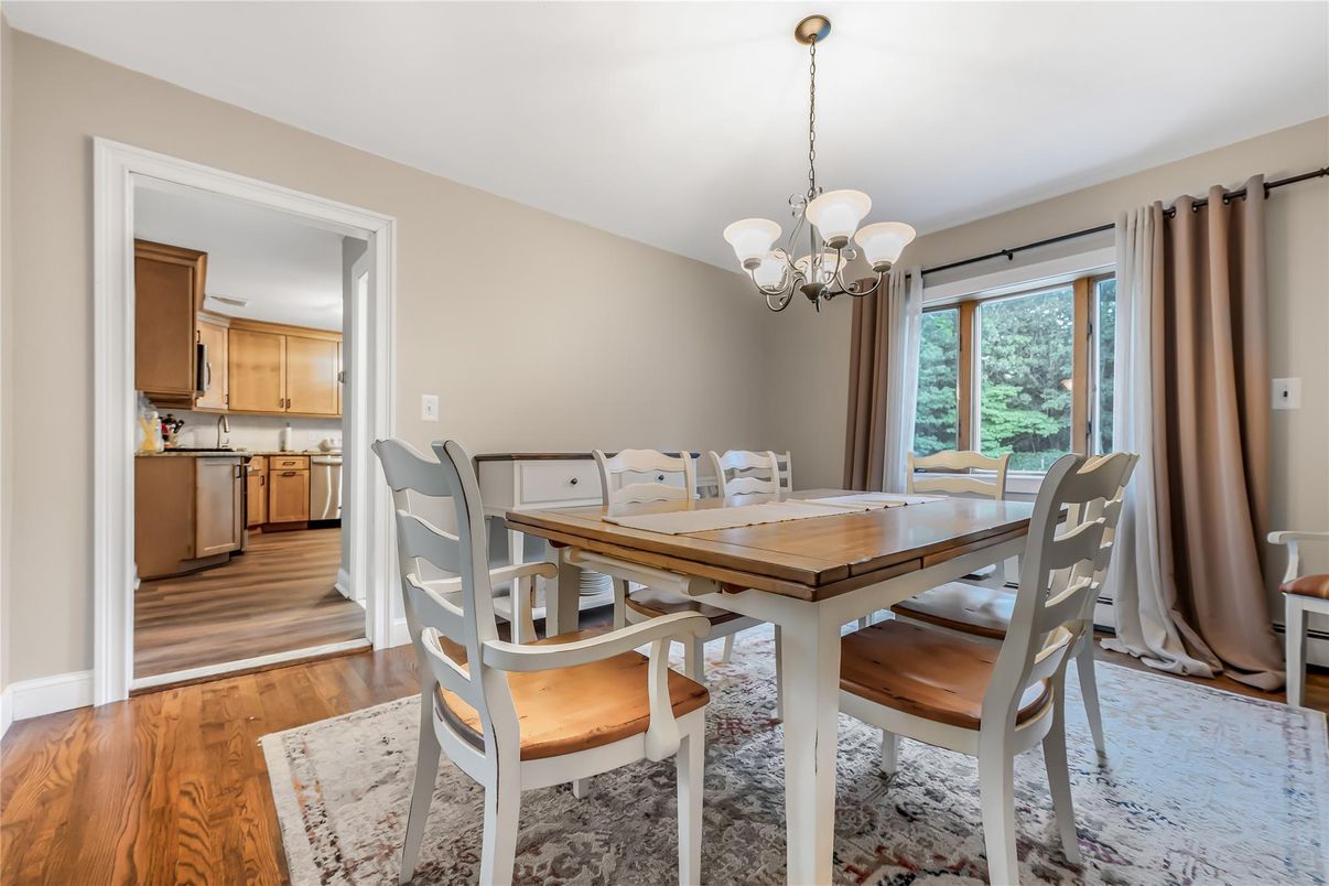 Chandelier, Dining room, Interior, Kitchen, Wood Texture Flooring