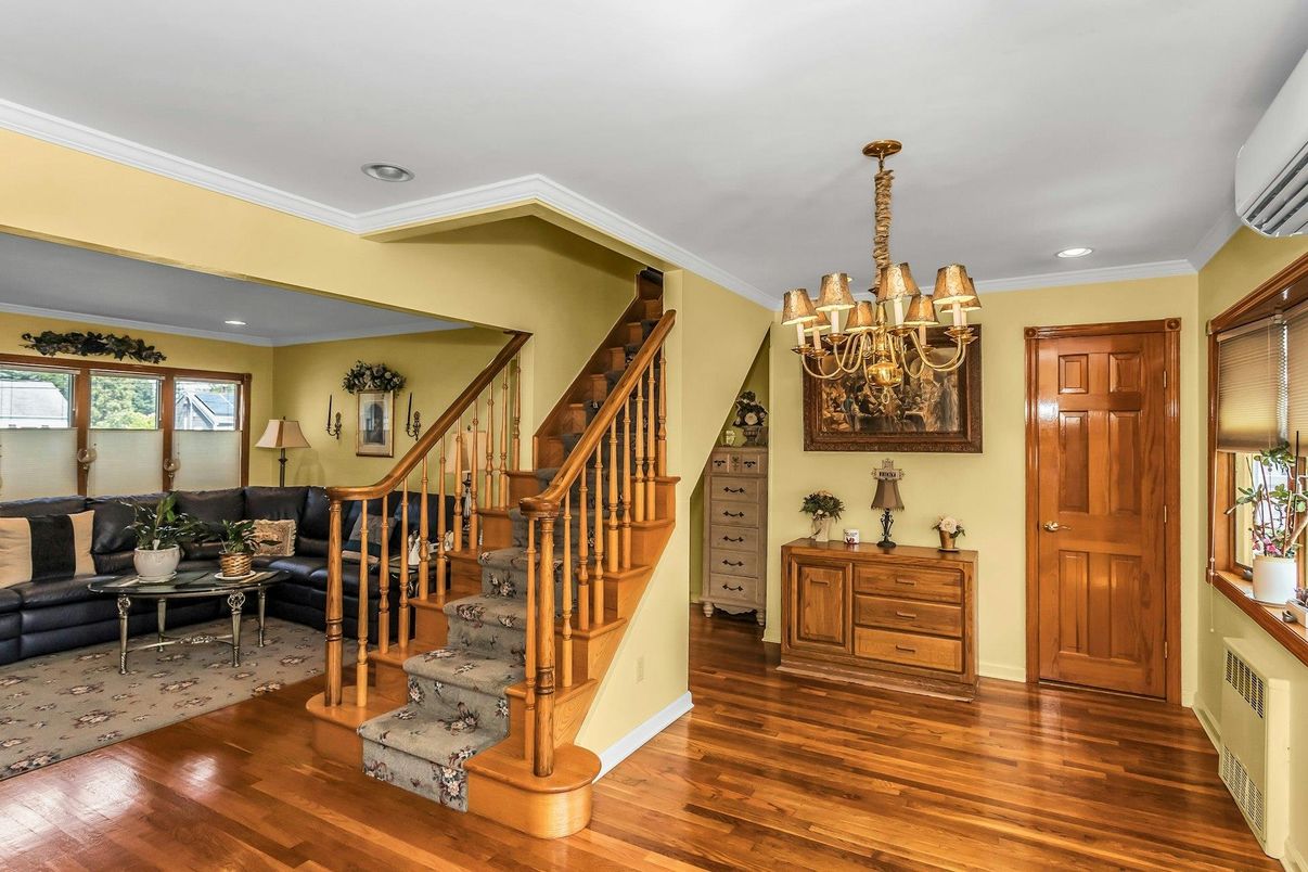 Chandelier, Interior, Living room, Recessed Lighting, Wood Texture Flooring