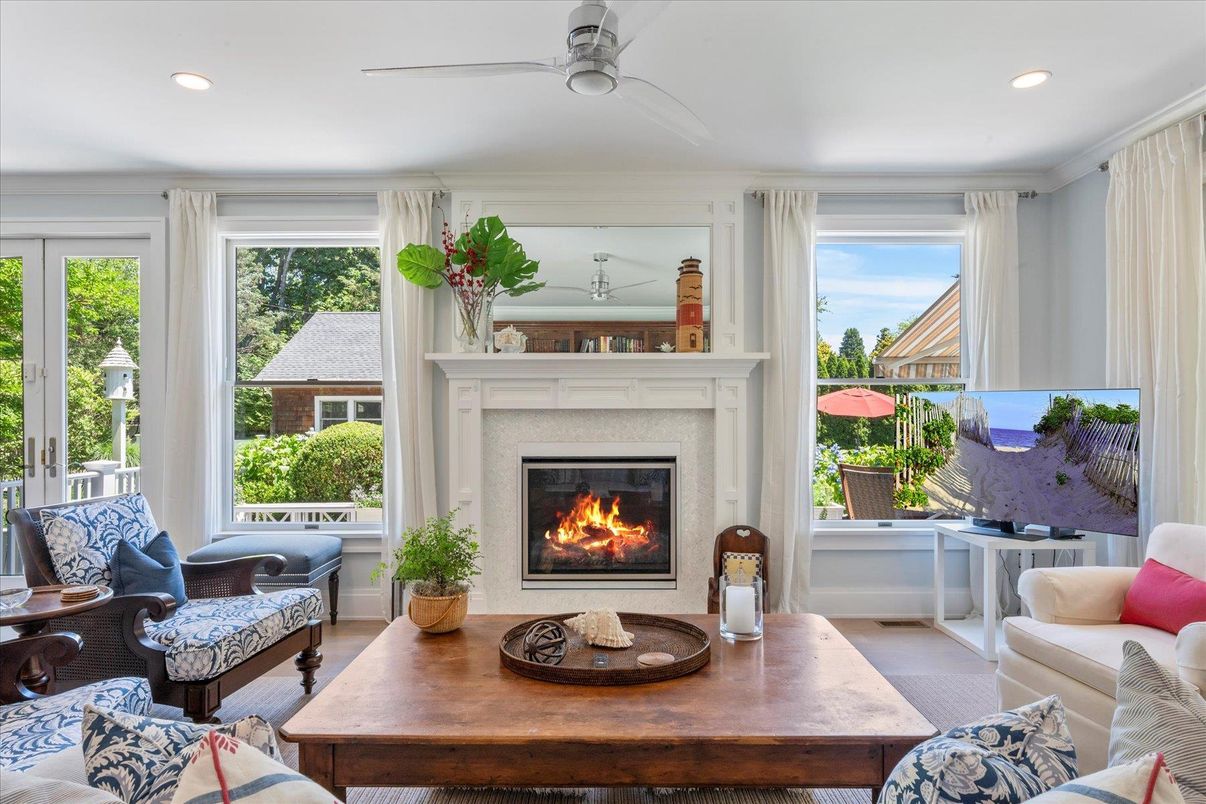 Fireplace, Interior, Living room, Recessed Lighting