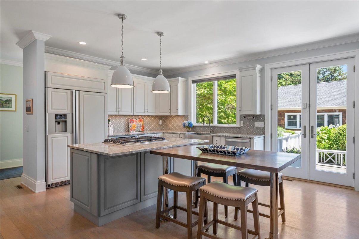 Dining room, Interior, Kitchen, Pendant Lights, Recessed Lighting, Wood Texture Flooring