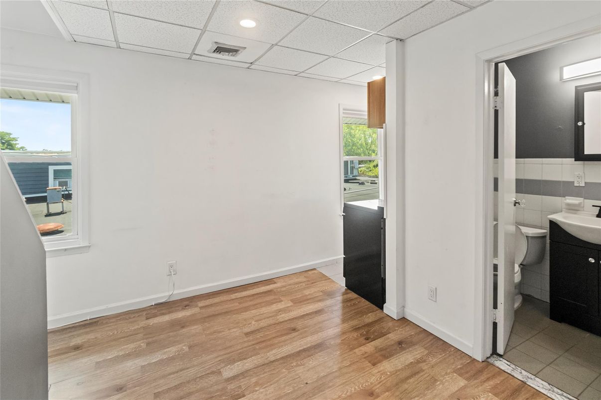 Bathroom, Interior, Recessed Lighting, Wood Texture Flooring