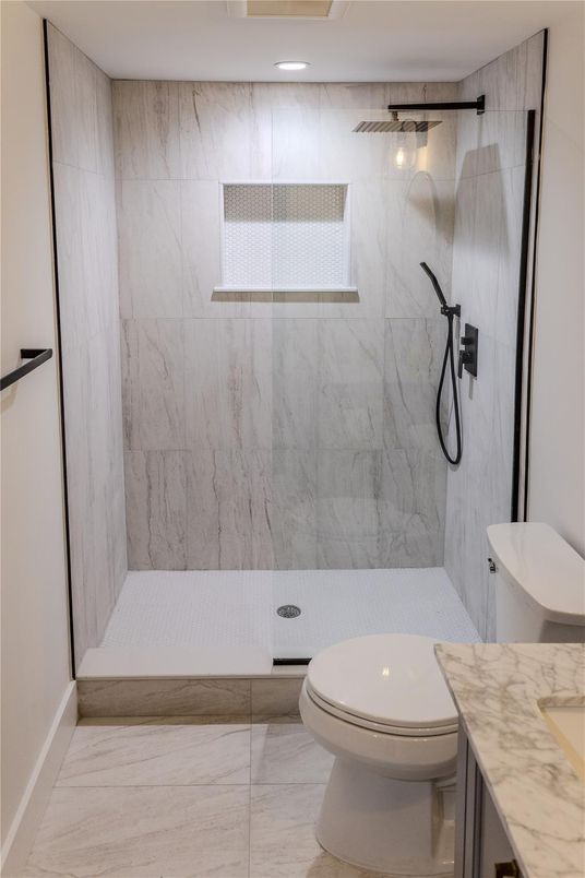 Bathroom, Interior, Marble, Marble Walls, Recessed Lighting
