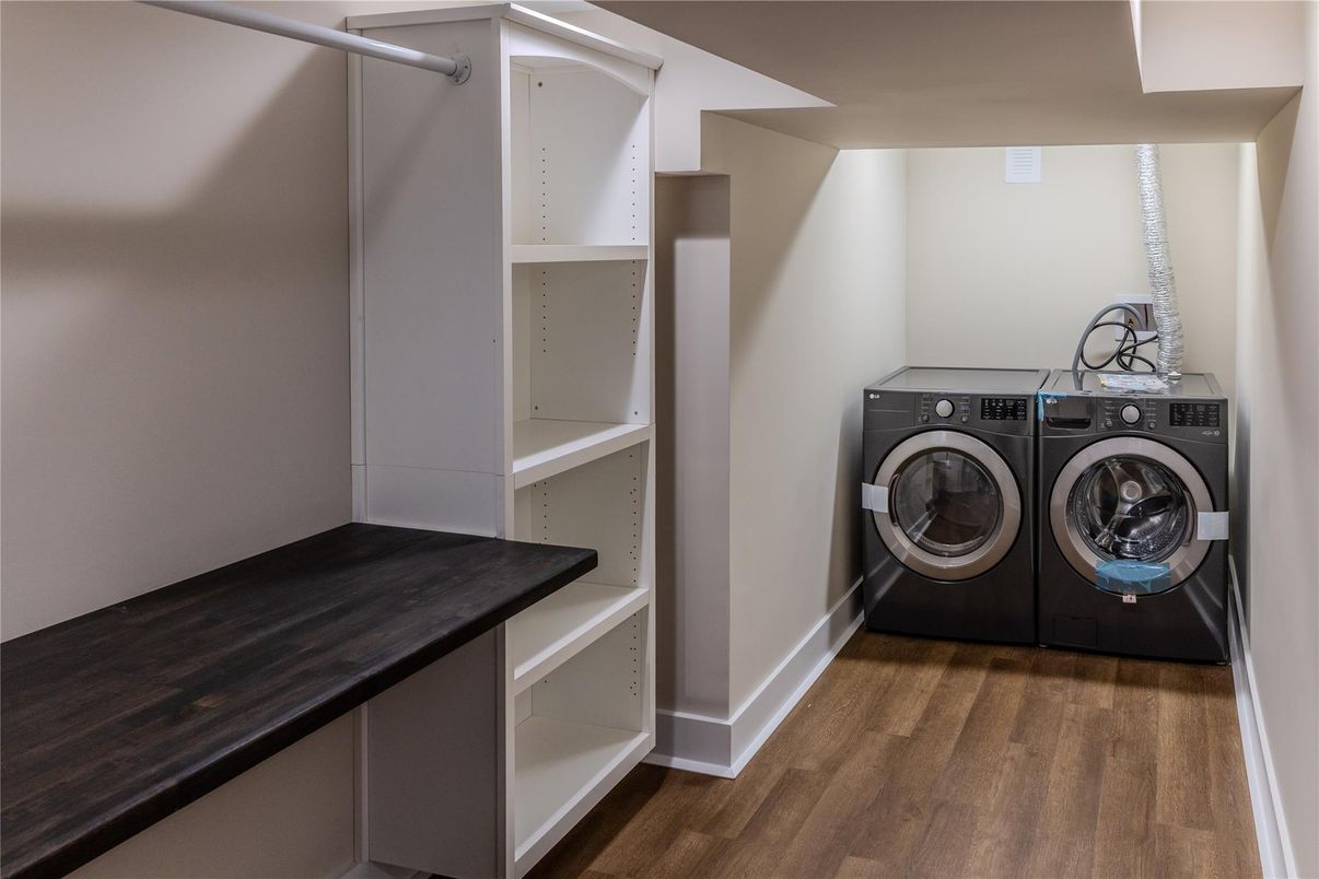 Interior, Washer, Wood Texture Flooring