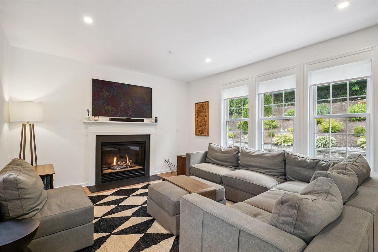 Fireplace, Interior, Living room, Recessed Lighting