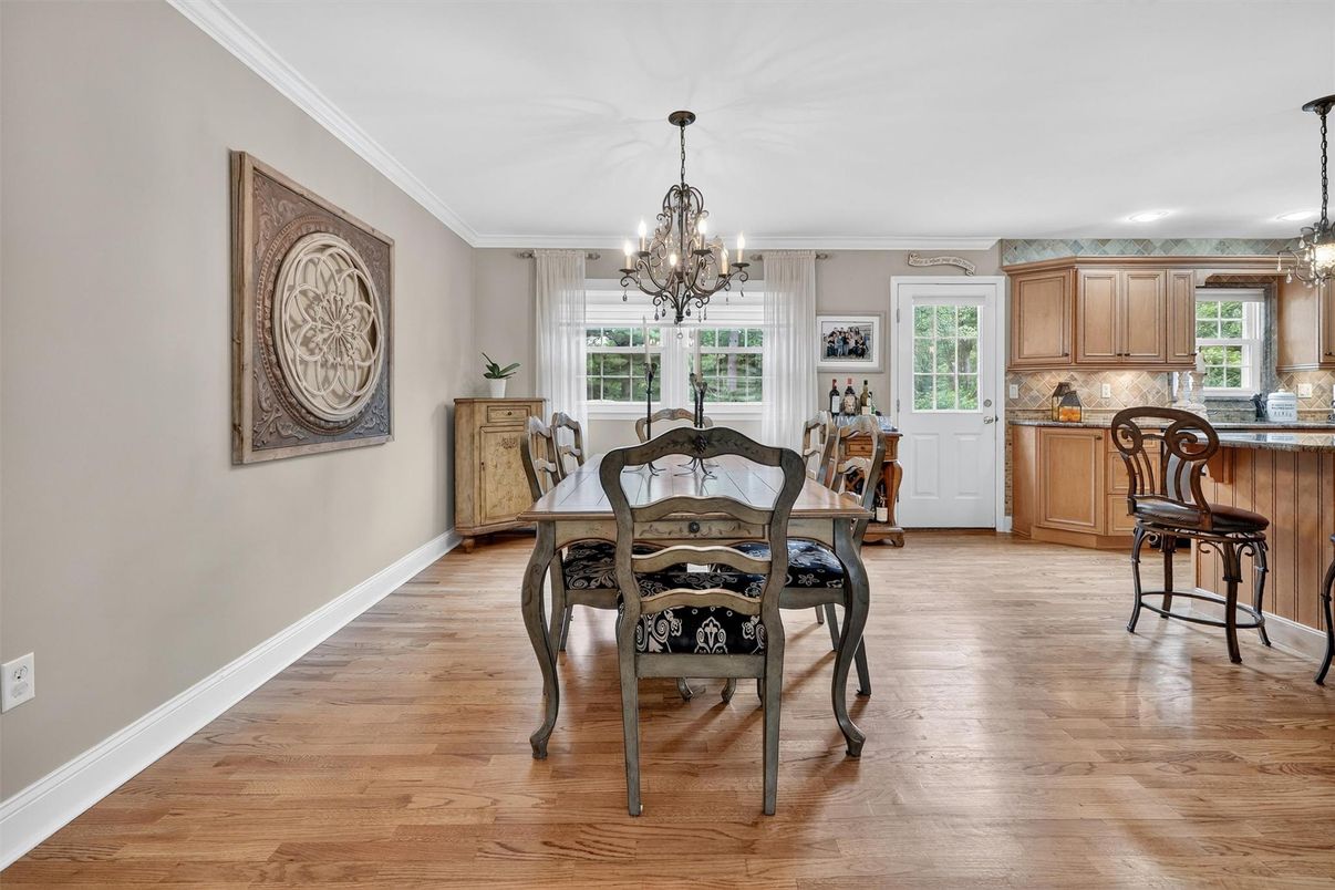Chandelier, Dining room, Interior, Recessed Lighting, Wood Texture Flooring