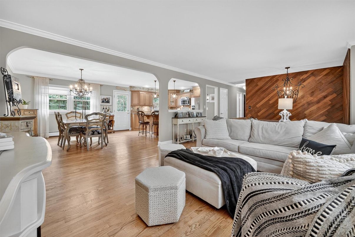Chandelier, Dining room, Interior, Kitchen, Living room, Pendant Lights, Wood Texture Flooring