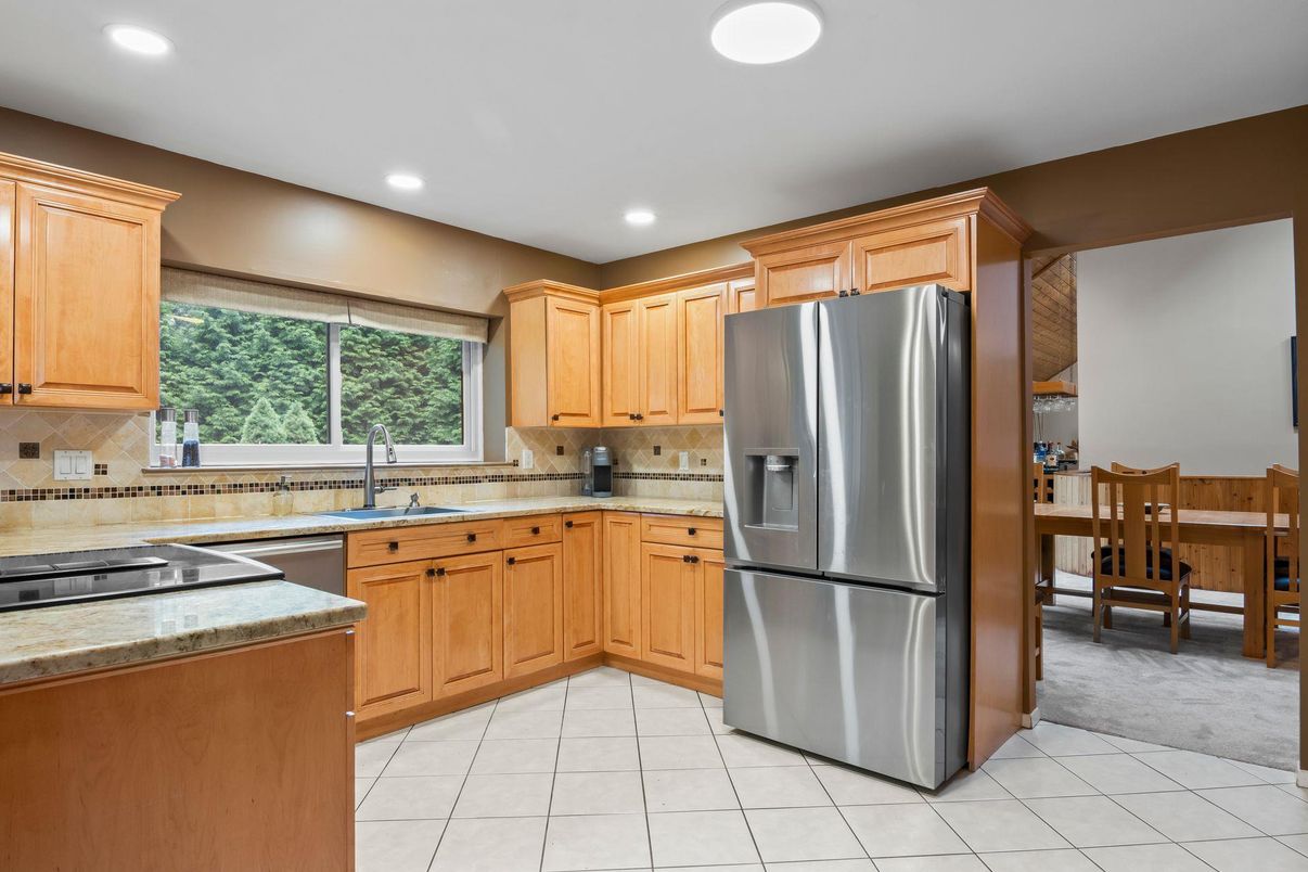 Dining room, Interior, Kitchen, Recessed Lighting