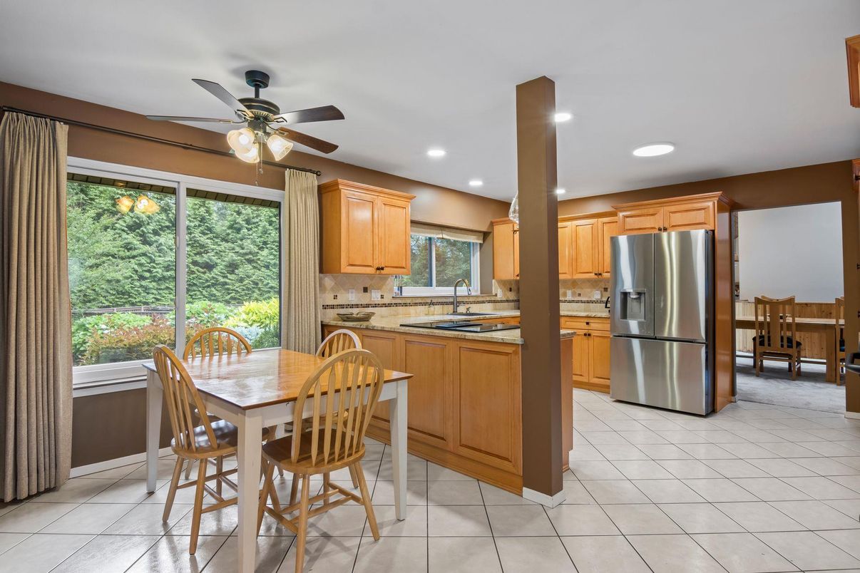 Dining room, Interior, Kitchen, Recessed Lighting