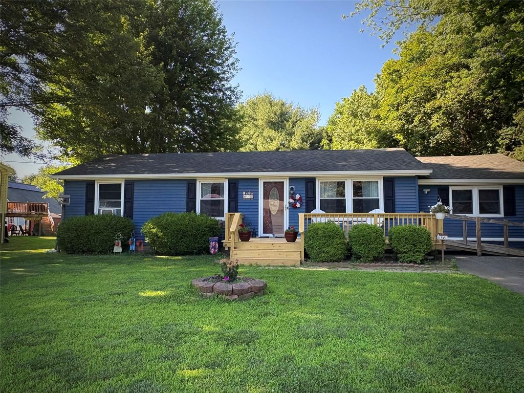 Exterior, Facade, Cape Cod
