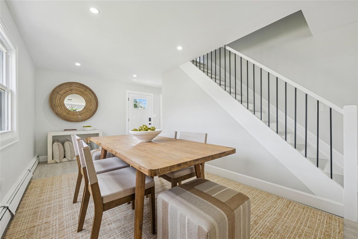 Dining room, Interior, Recessed Lighting