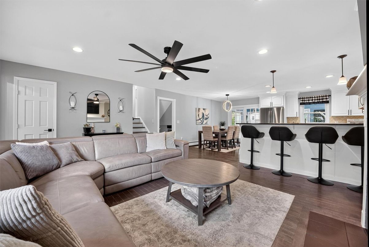 Dining room, Interior, Kitchen, Living room, Pendant Lights, Recessed Lighting, Stainless Steel Appliances, Wood Texture Flooring