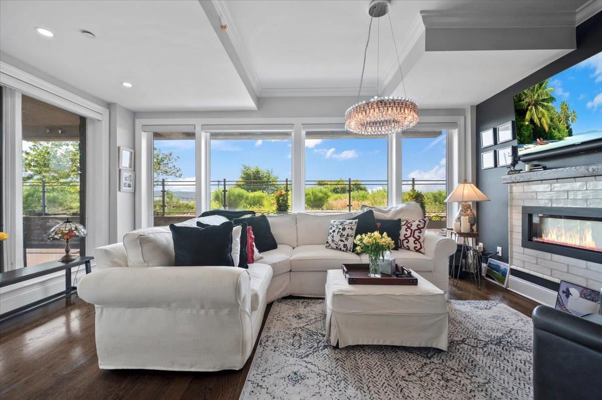 Fireplace, Interior, Living room, Pendant Lights, Recessed Lighting, Wood Texture Flooring