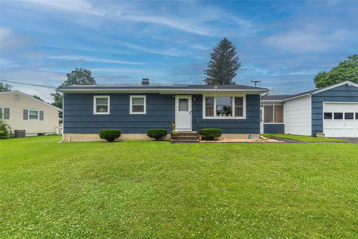 Backyard, Exterior, Facade, Ranch