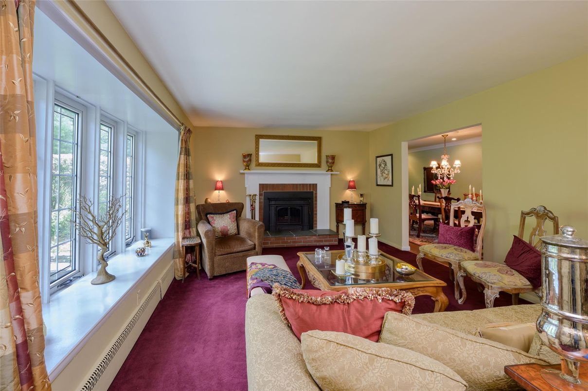 Chandelier, Dining room, Fireplace, Interior, Living room