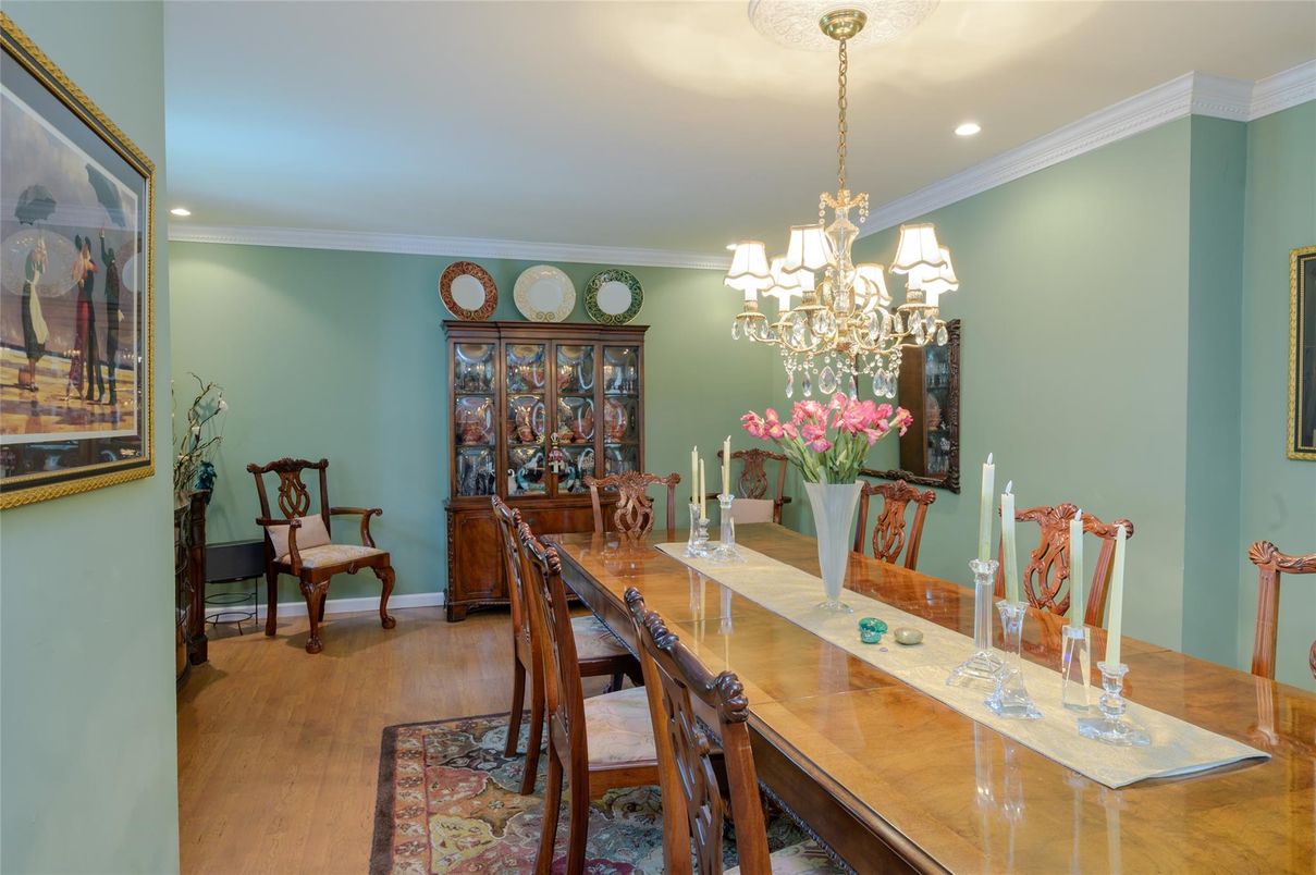 Chandelier, Dining room, Interior, Recessed Lighting, Wood Texture Flooring