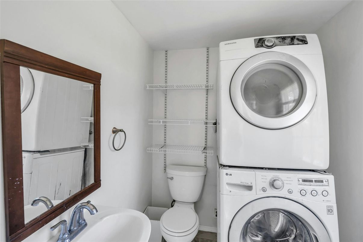 Bathroom, Interior, Utility Closets, Washer