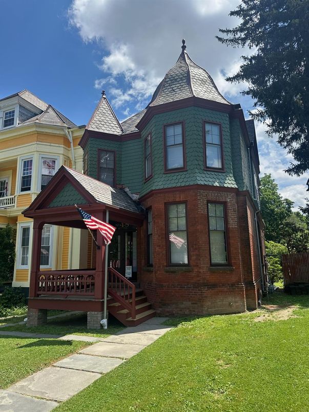 Exterior, Facade, Brick Facade, Queen Anne Victorian