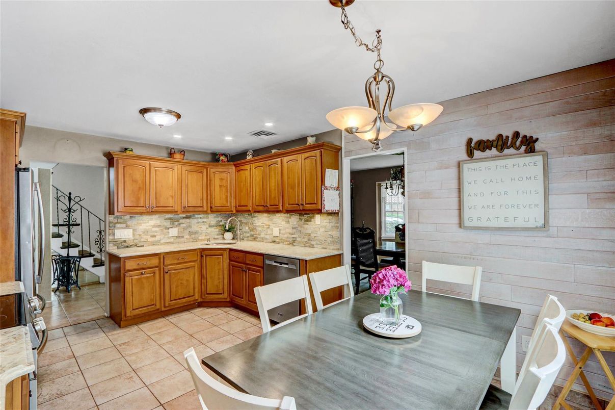 Dining room, Interior, Kitchen, Pendant Lights, Recessed Lighting