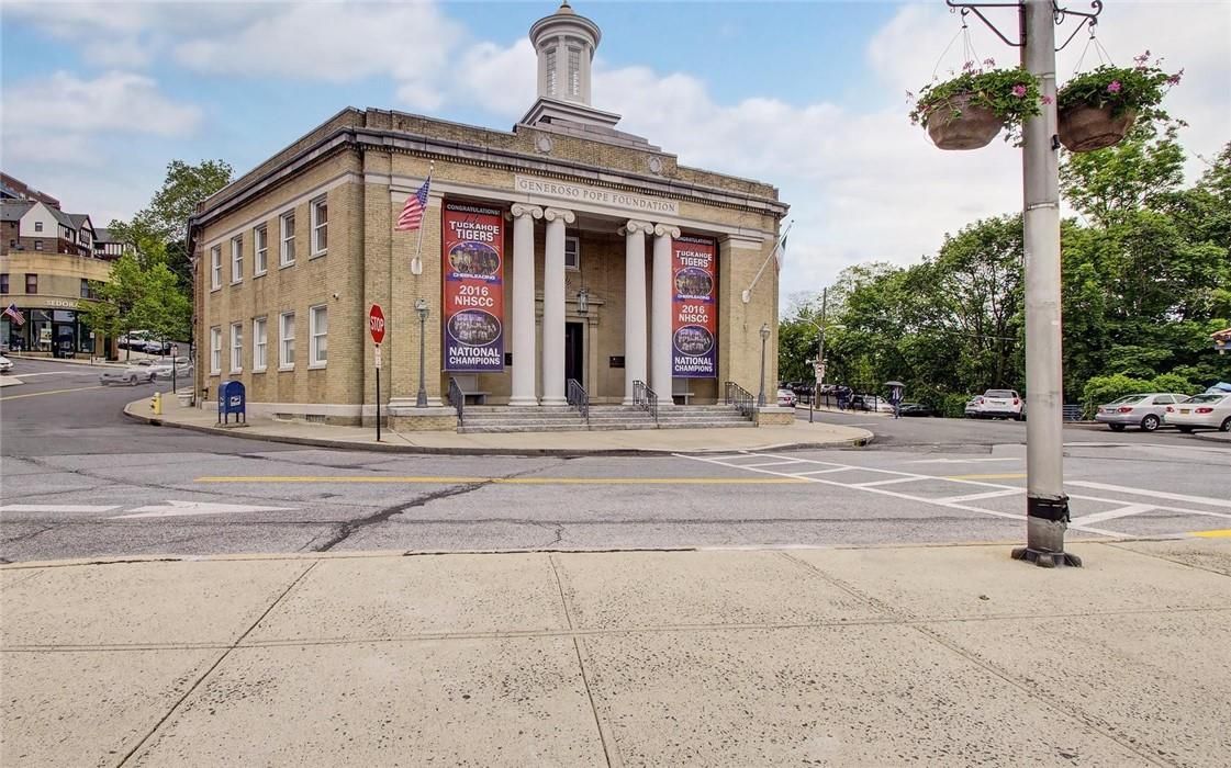 Exterior, Facade, None