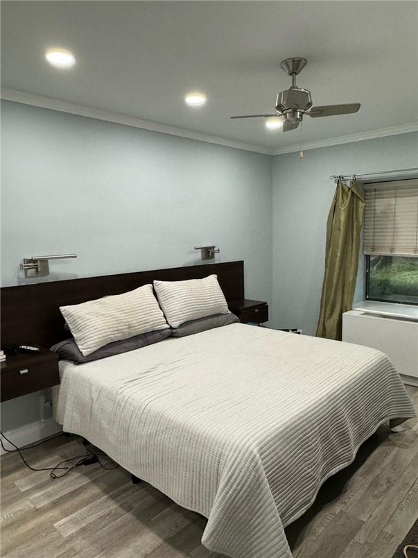 Bedroom, Interior, Recessed Lighting, Wood Texture Flooring