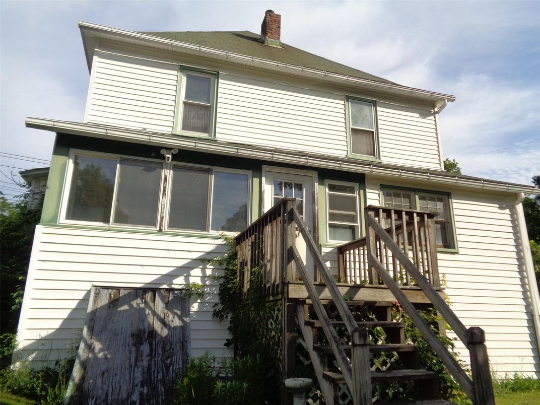 Exterior, Facade, American Foursquare