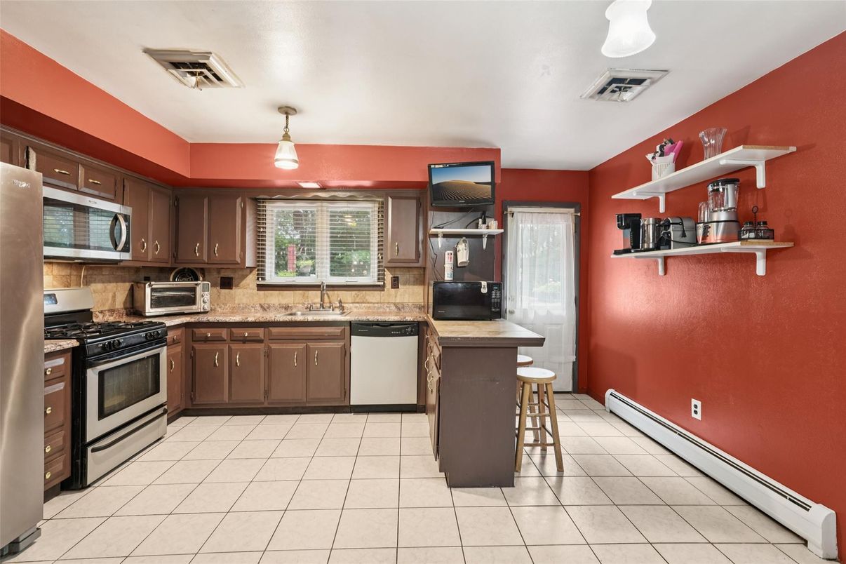 Interior, Kitchen, Stainless Steel Appliances