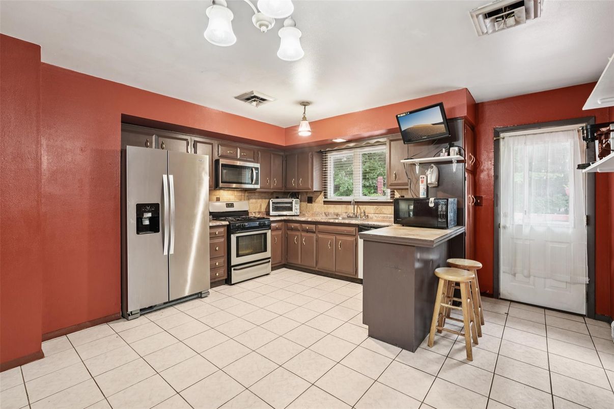 Interior, Kitchen, Stainless Steel Appliances