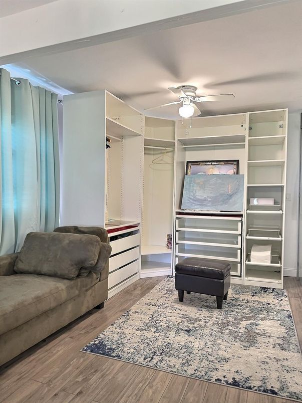 Interior, Walk-in Closets, Wood Texture Flooring