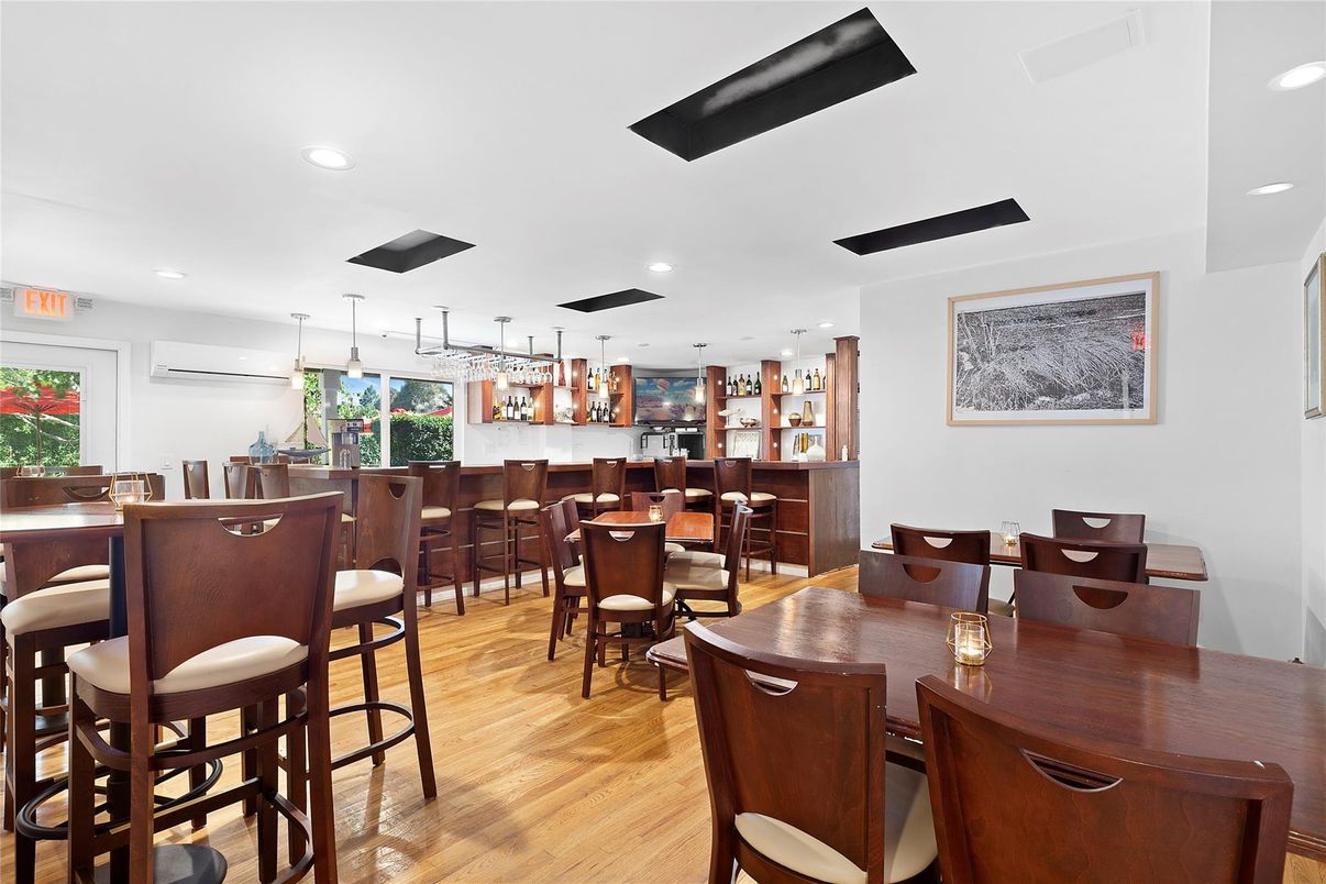 Dining room, Interior, Pendant Lights, Recessed Lighting, Wood Texture Flooring